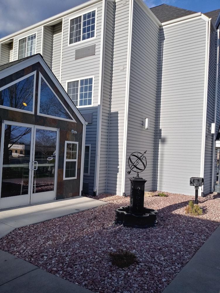 Days Inn & Suites By Wyndham Greeley Extérieur photo